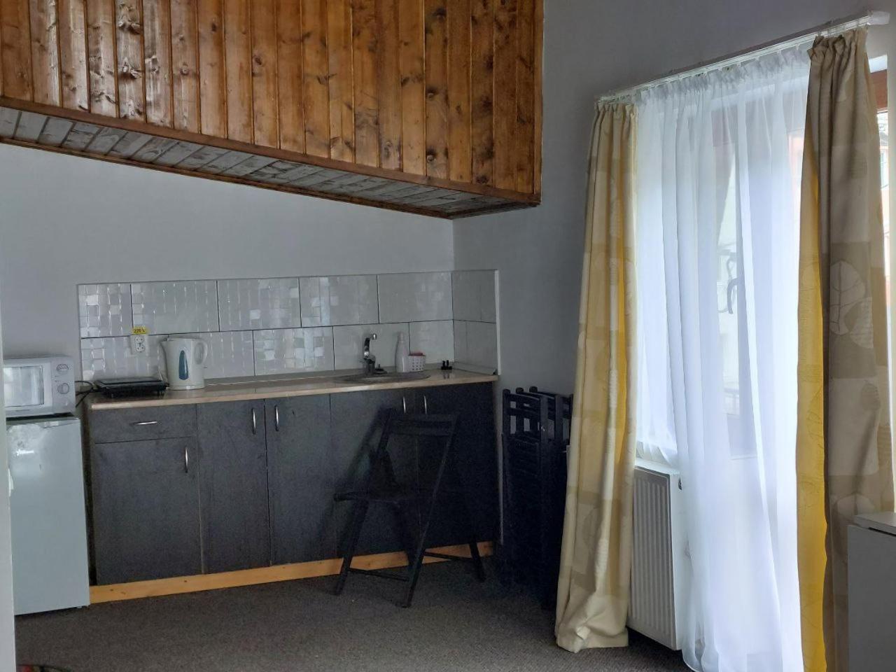 Vila Foc Alb Apartamente-Буштени Экстерьер фото